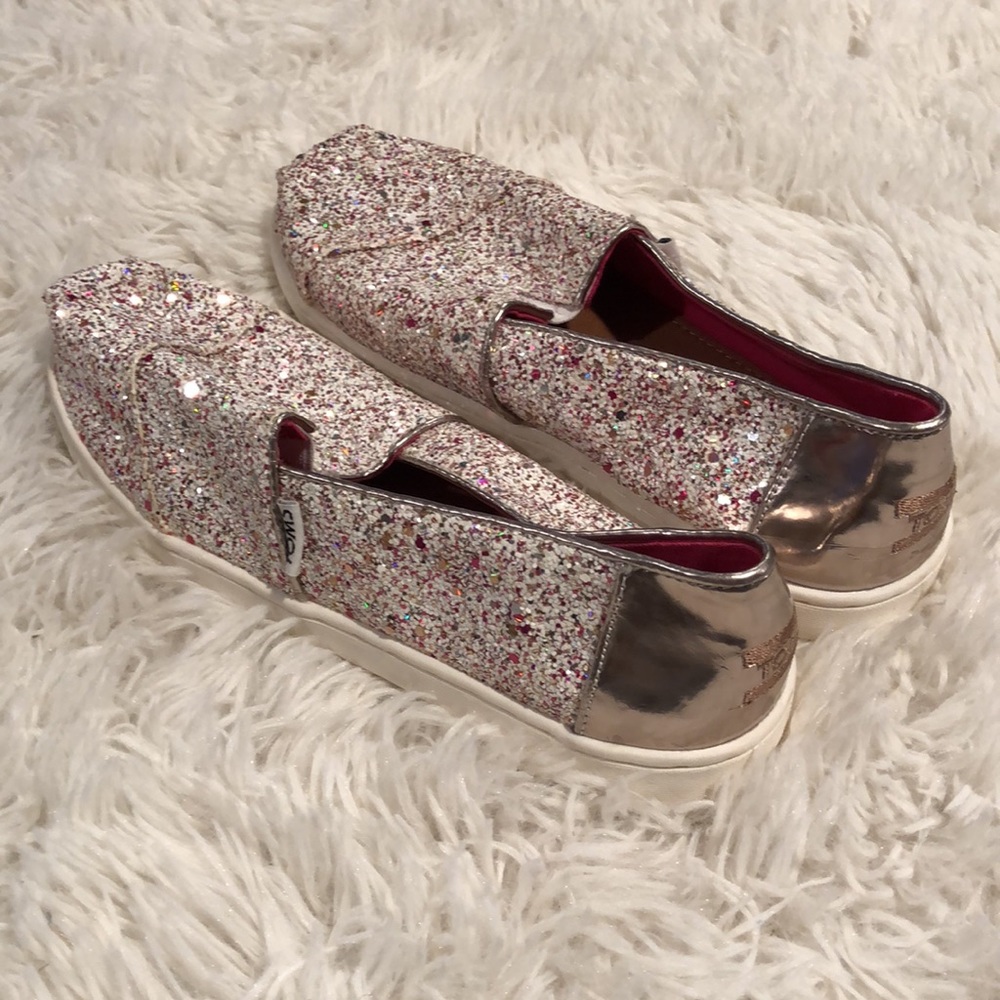 TOMS Candy Cane design slip on. NWOT or box. - Picture 5 of 13